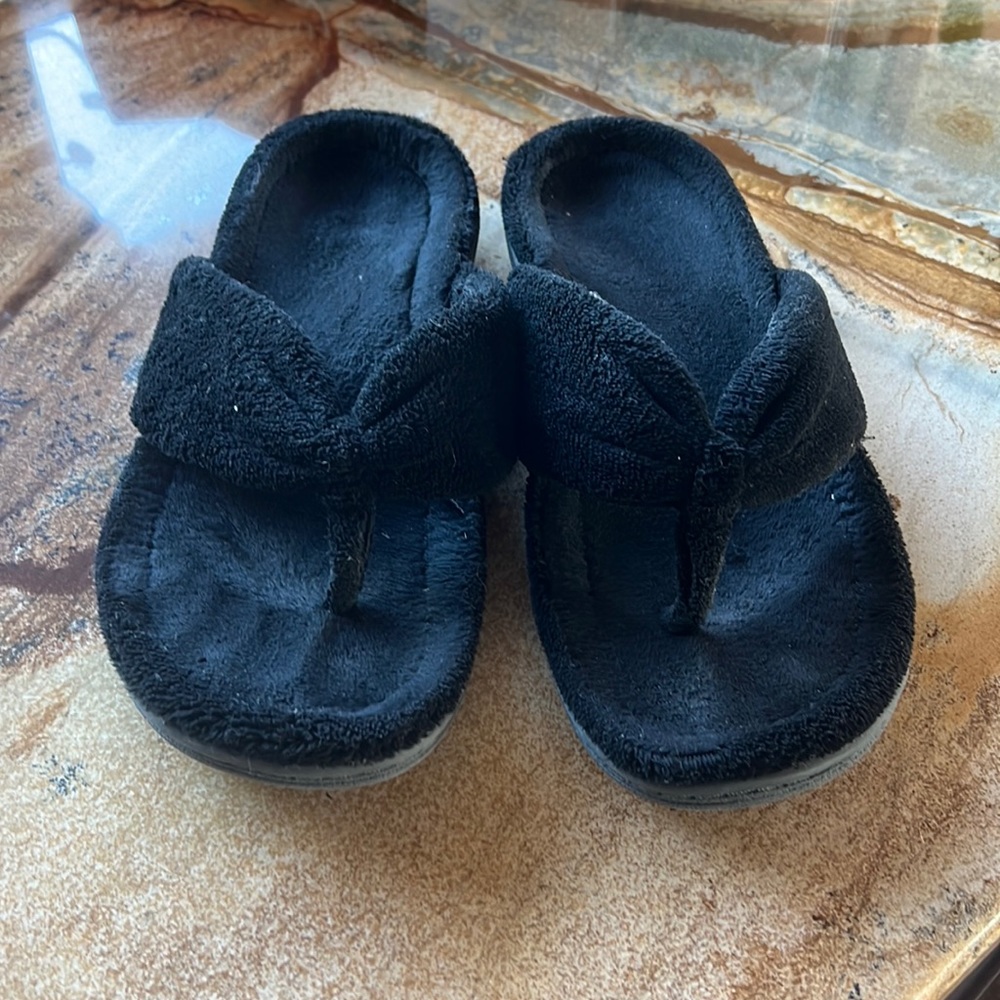 Vionic house slippers/ flip flop thongs